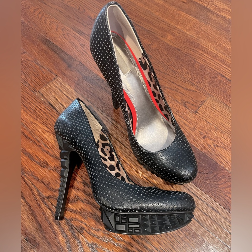 Rachel Roy black heels